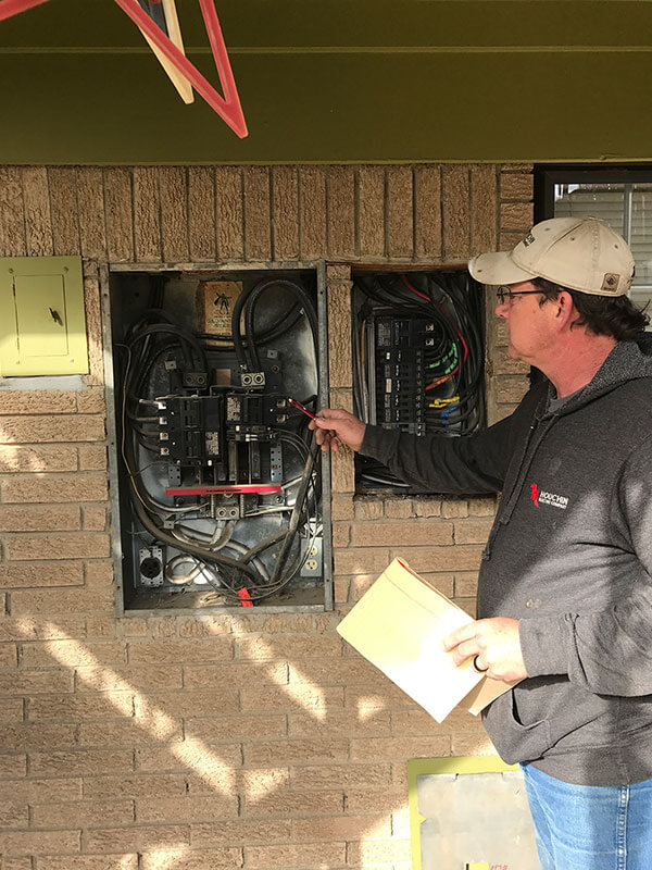 Licensed and Experiences Tulsa Electrician | Houchin Electric
